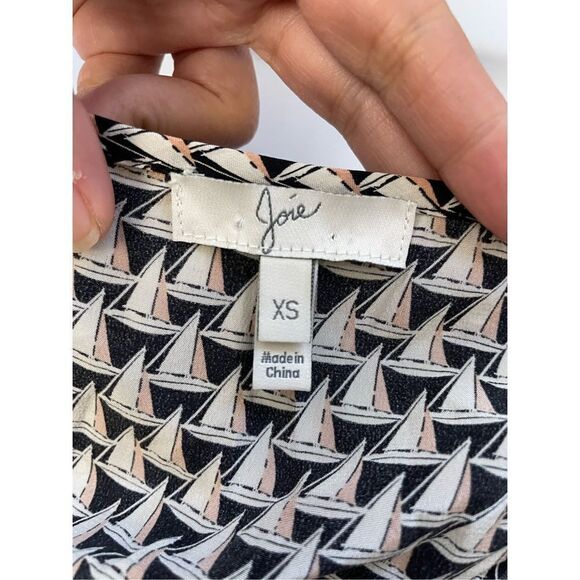 JOIE 100% Silk‎ Crossover Back Tank Top, Sailboat Print lightweight size XS - Picture 6 of 8